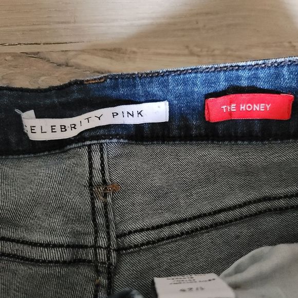 Celebrity Pink The Honey short shorts mid rise size 1/25 distressed Cheeky - Picture 5 of 10